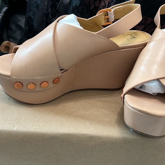 MARC FISHER BIANKA WEDGE SANDALS Size 7.5 - Picture 5 of 6